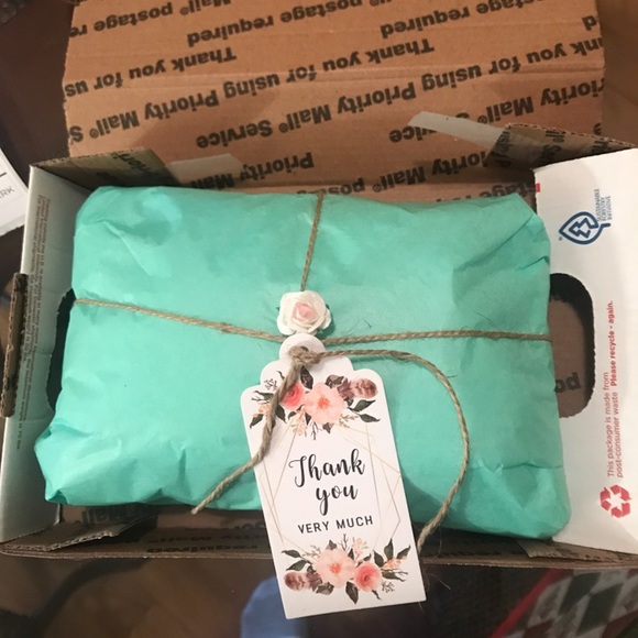 🌸 Packed with love 💕 - Picture 6 of 13